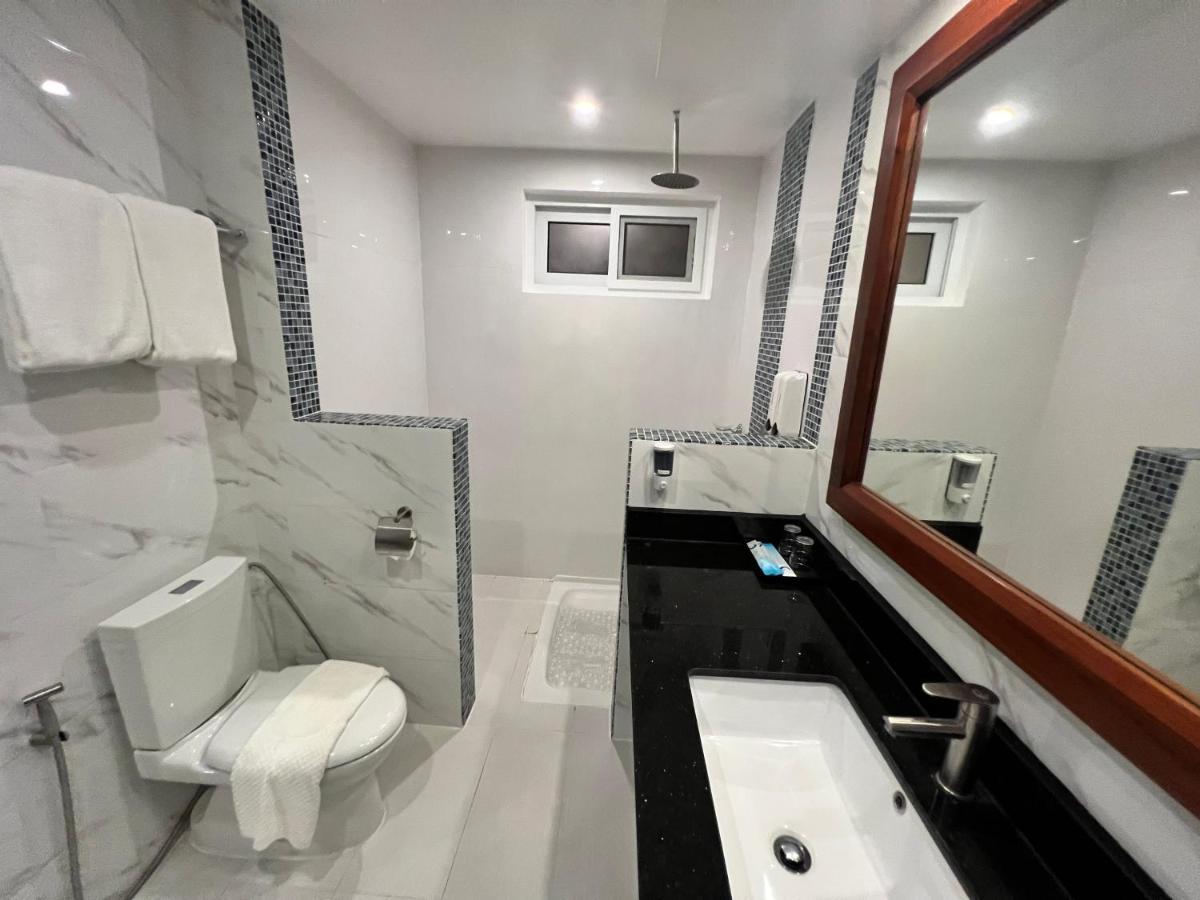 Aira Boracay Hotel Balabag  Buitenkant foto