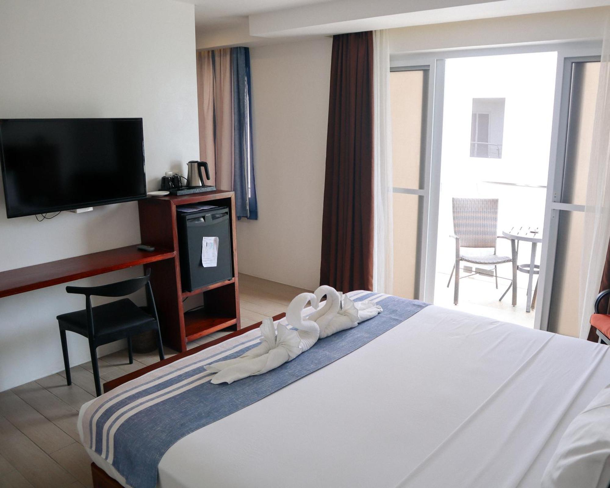 Aira Boracay Hotel Balabag  Buitenkant foto